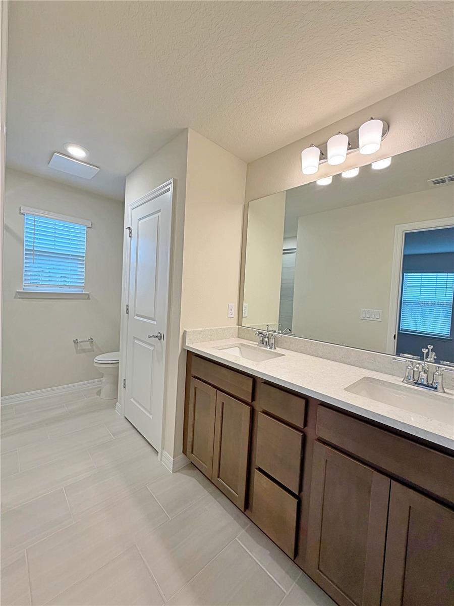 Image 14 of 37 For 16234 Merry Alley