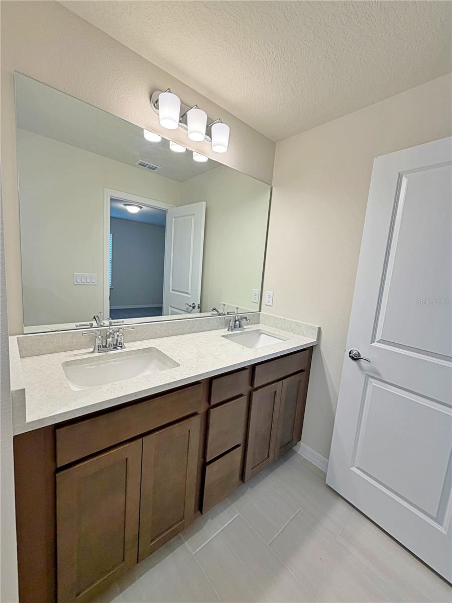 Image 16 of 37 For 16234 Merry Alley