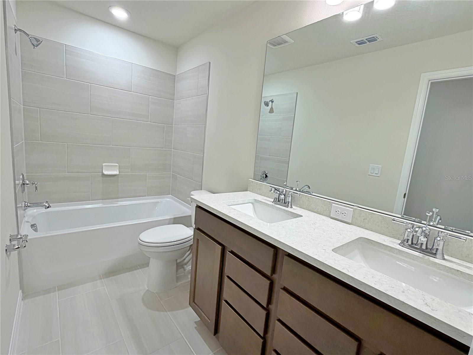 Image 22 of 37 For 16234 Merry Alley