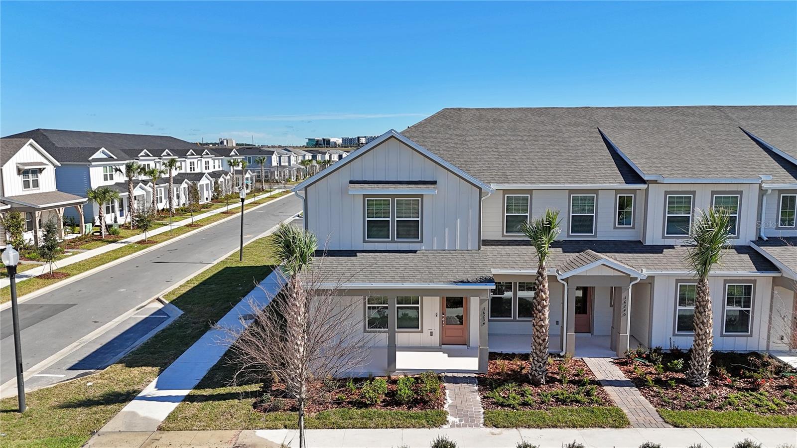 Image 33 of 37 For 16234 Merry Alley