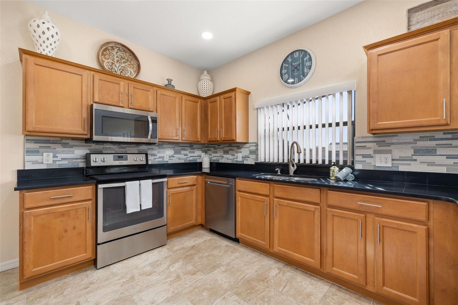 Image 16 of 67 For 231 Summer Place Loop