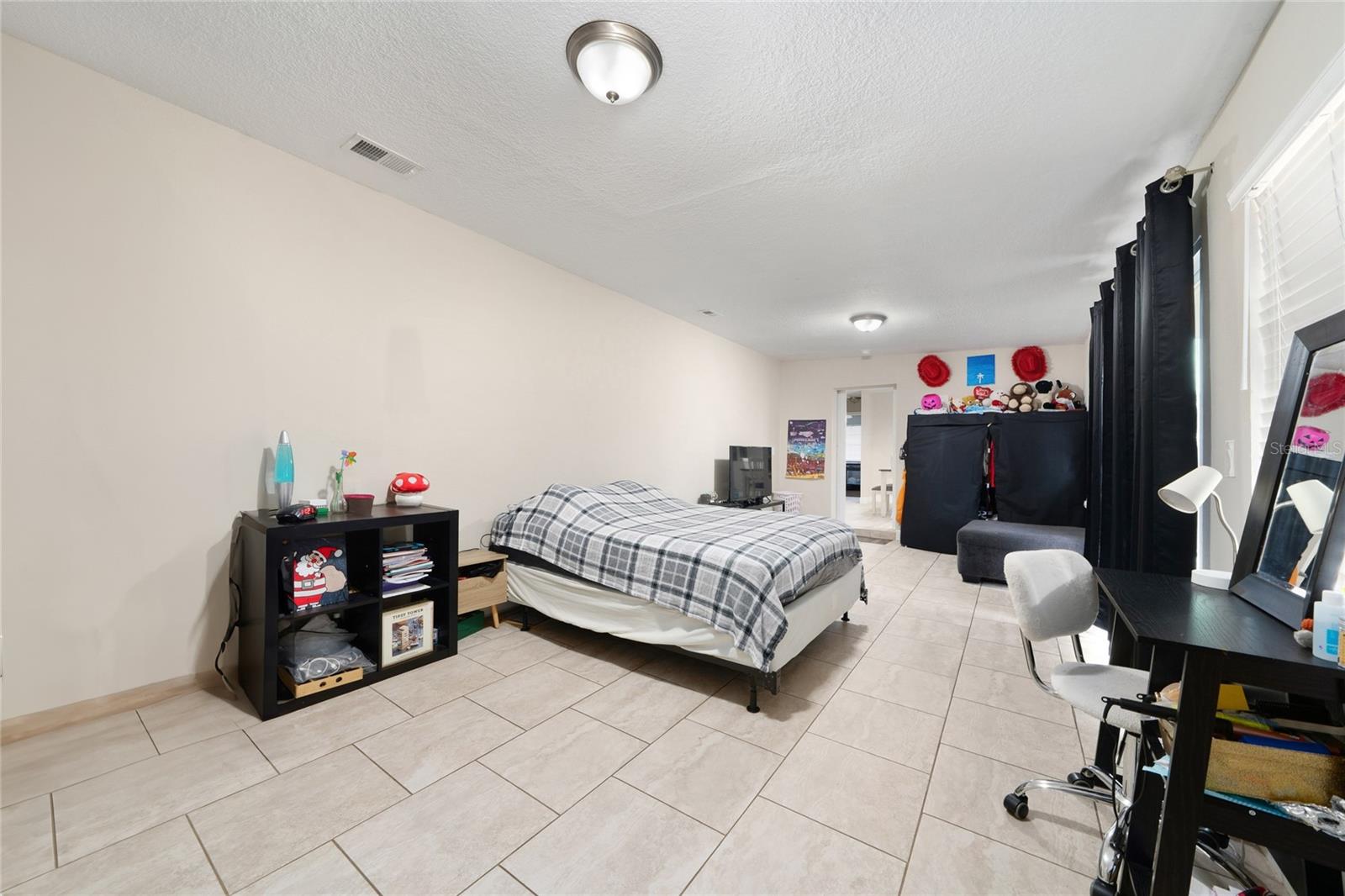 Image 16 of 28 For 12131 Agana Street