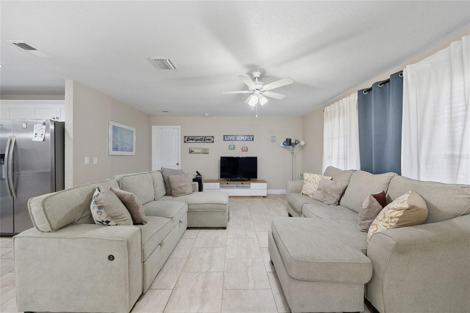 Image 6 of 28 For 12131 Agana Street