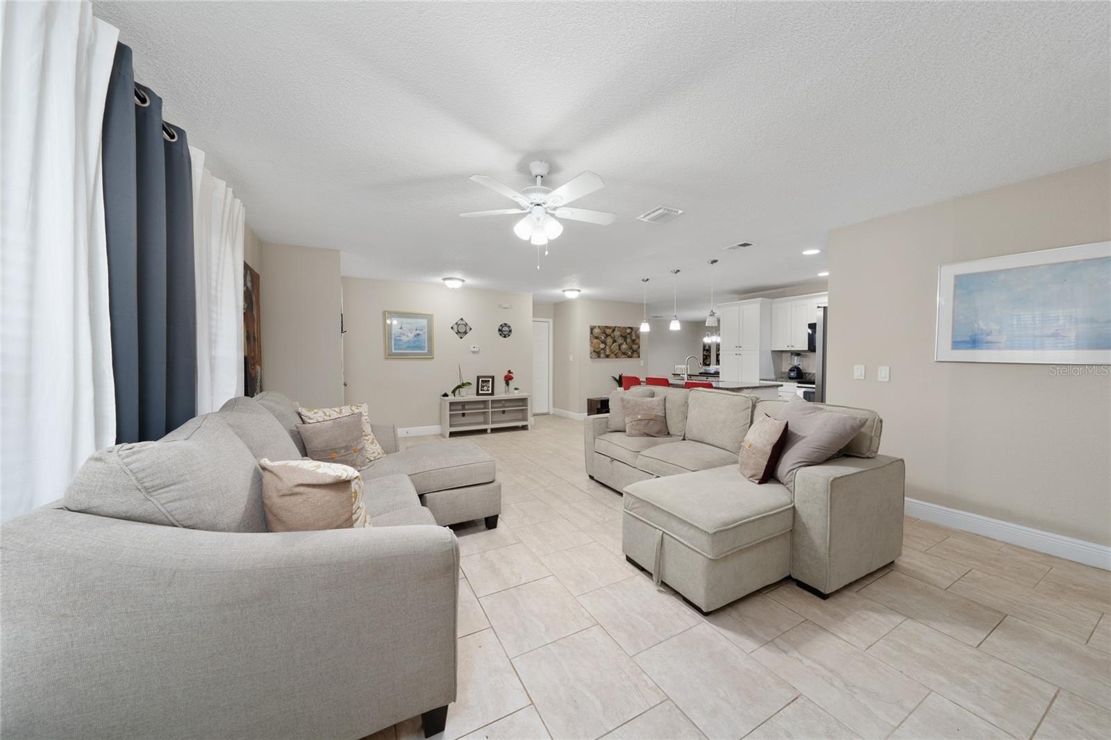 Image 7 of 28 For 12131 Agana Street