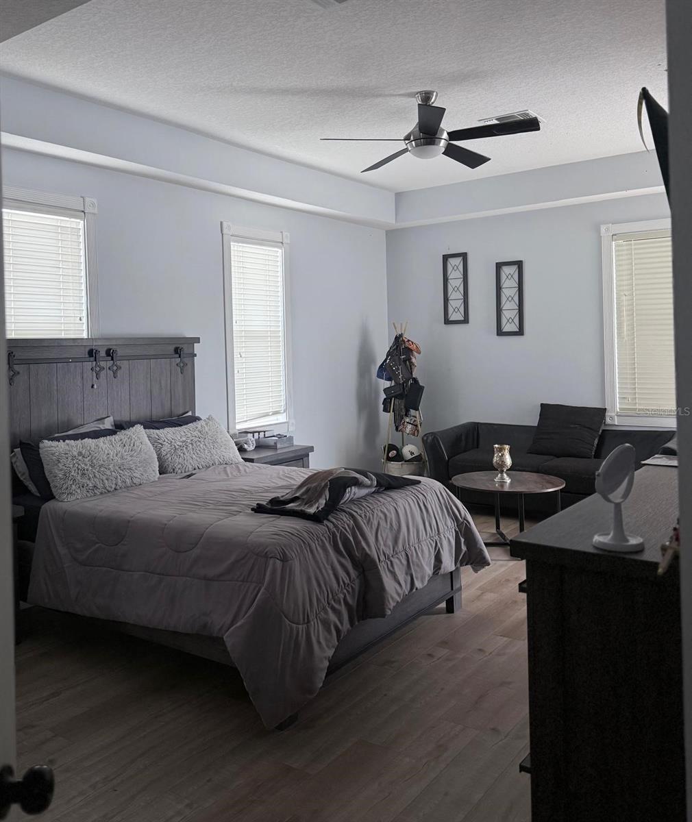 Image 12 of 27 For 14208 Charmont Court