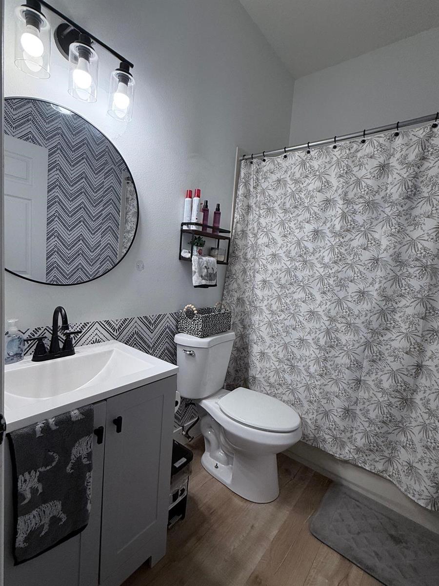 Image 20 of 27 For 14208 Charmont Court