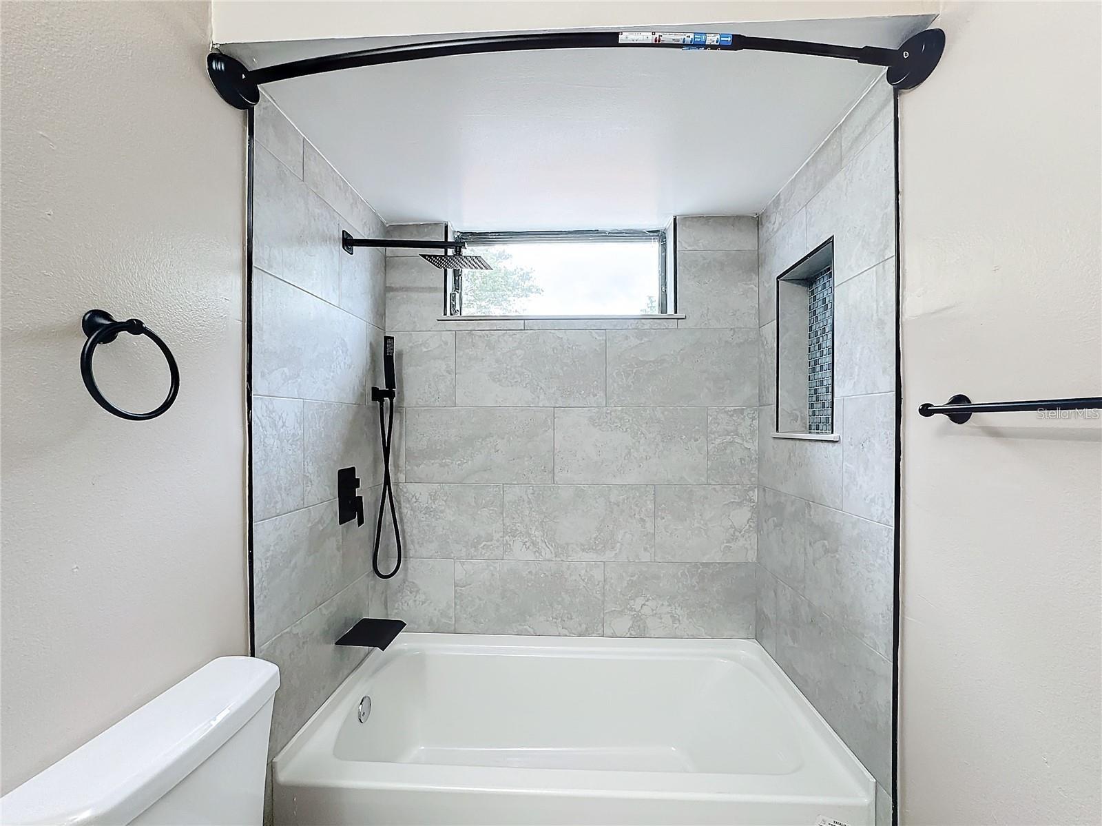 Image 11 of 17 For 103 Alameda Drive