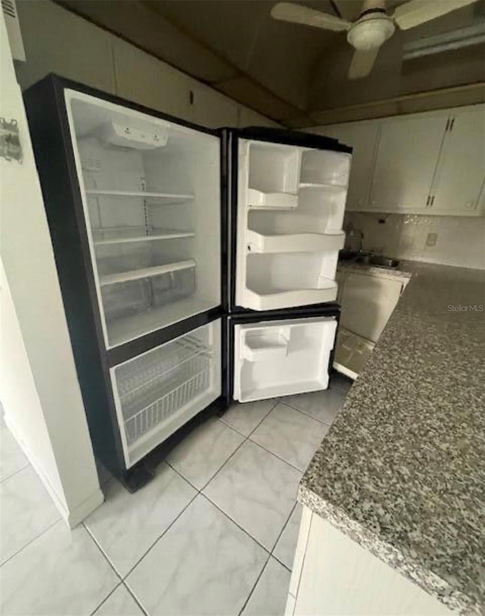 Image 17 of 19 For 66 Easthampton  C