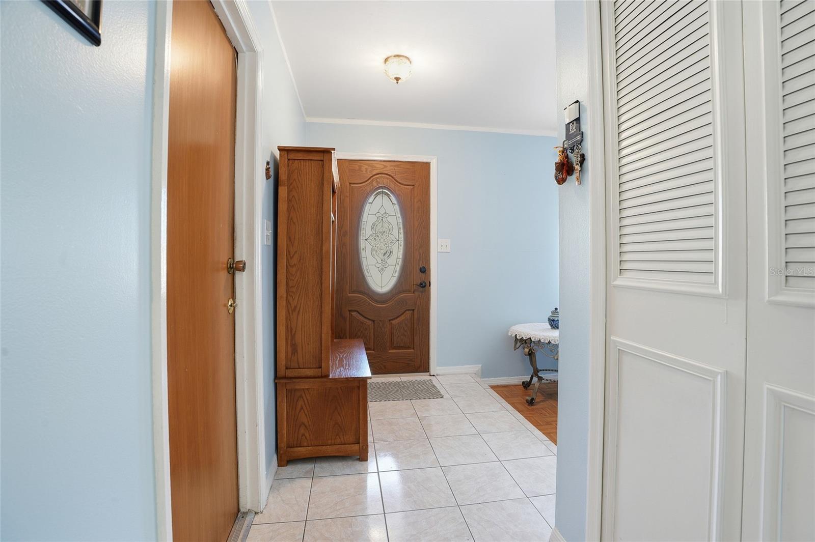 Image 15 of 48 For 7002 Crestlake Drive