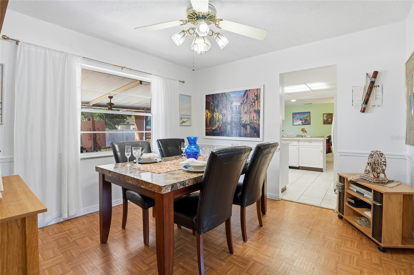 Image 23 of 48 For 7002 Crestlake Drive