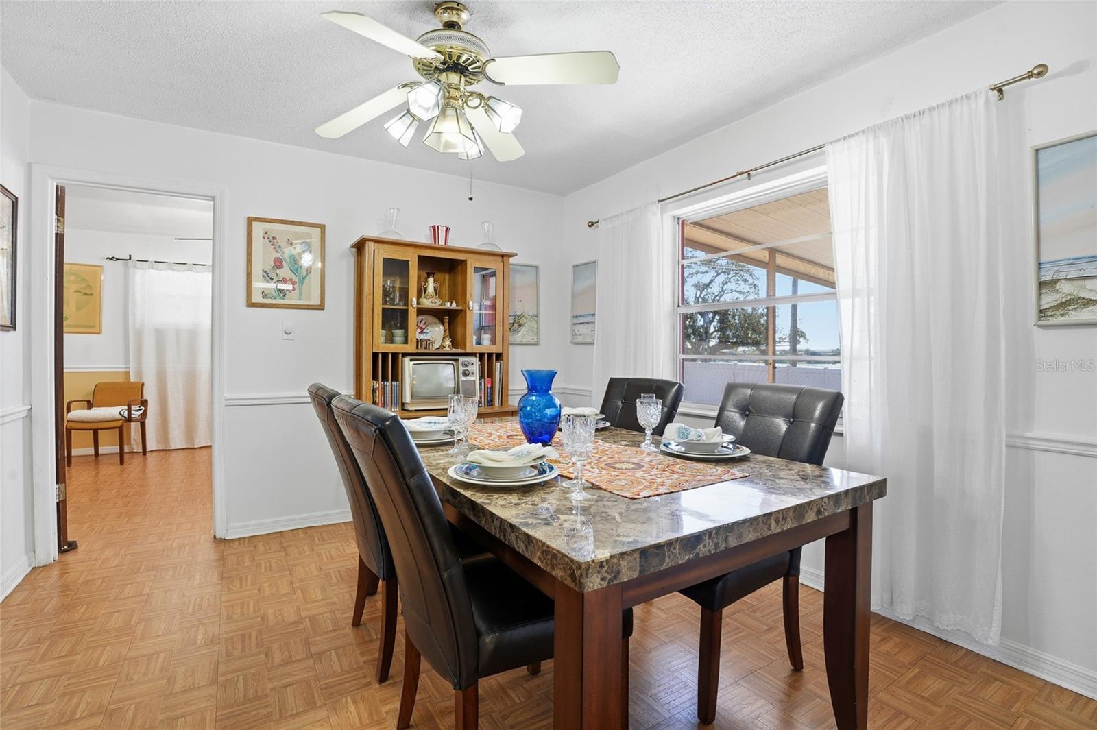 Image 24 of 48 For 7002 Crestlake Drive