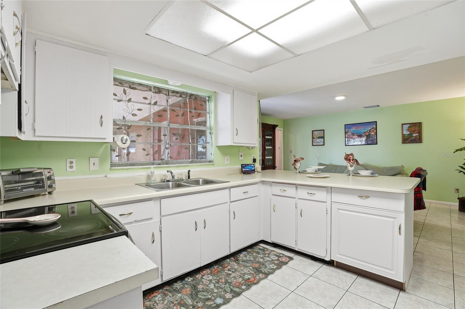 Image 25 of 48 For 7002 Crestlake Drive