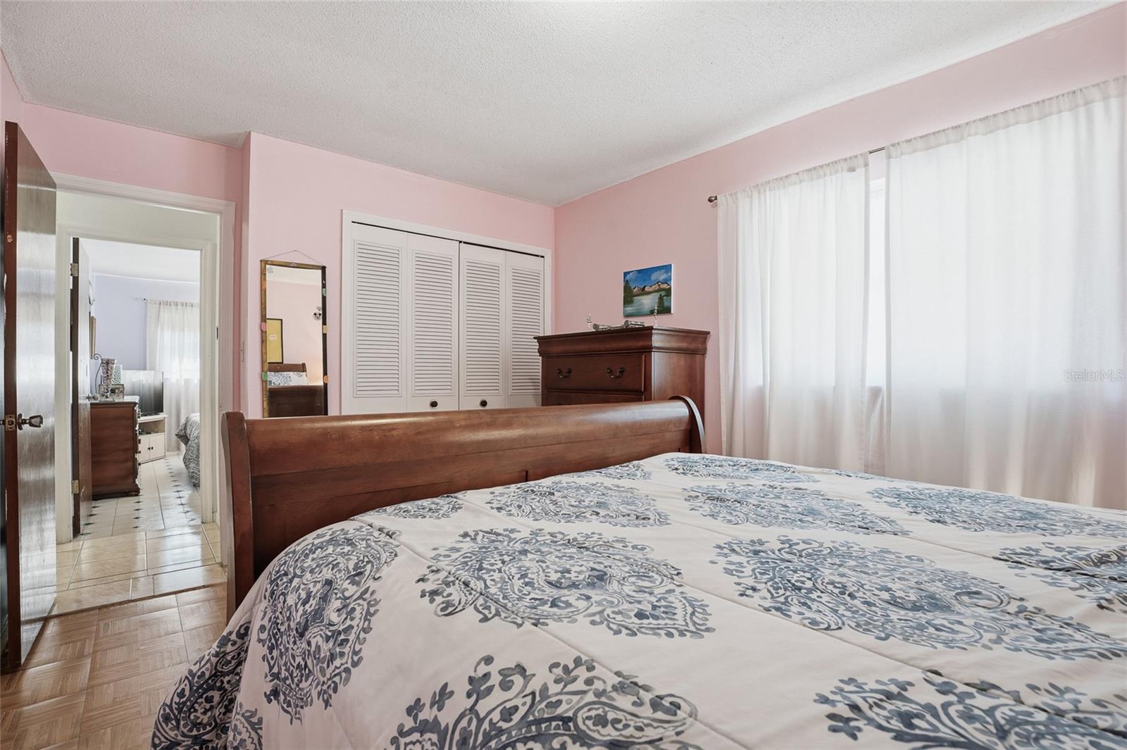 Image 33 of 48 For 7002 Crestlake Drive