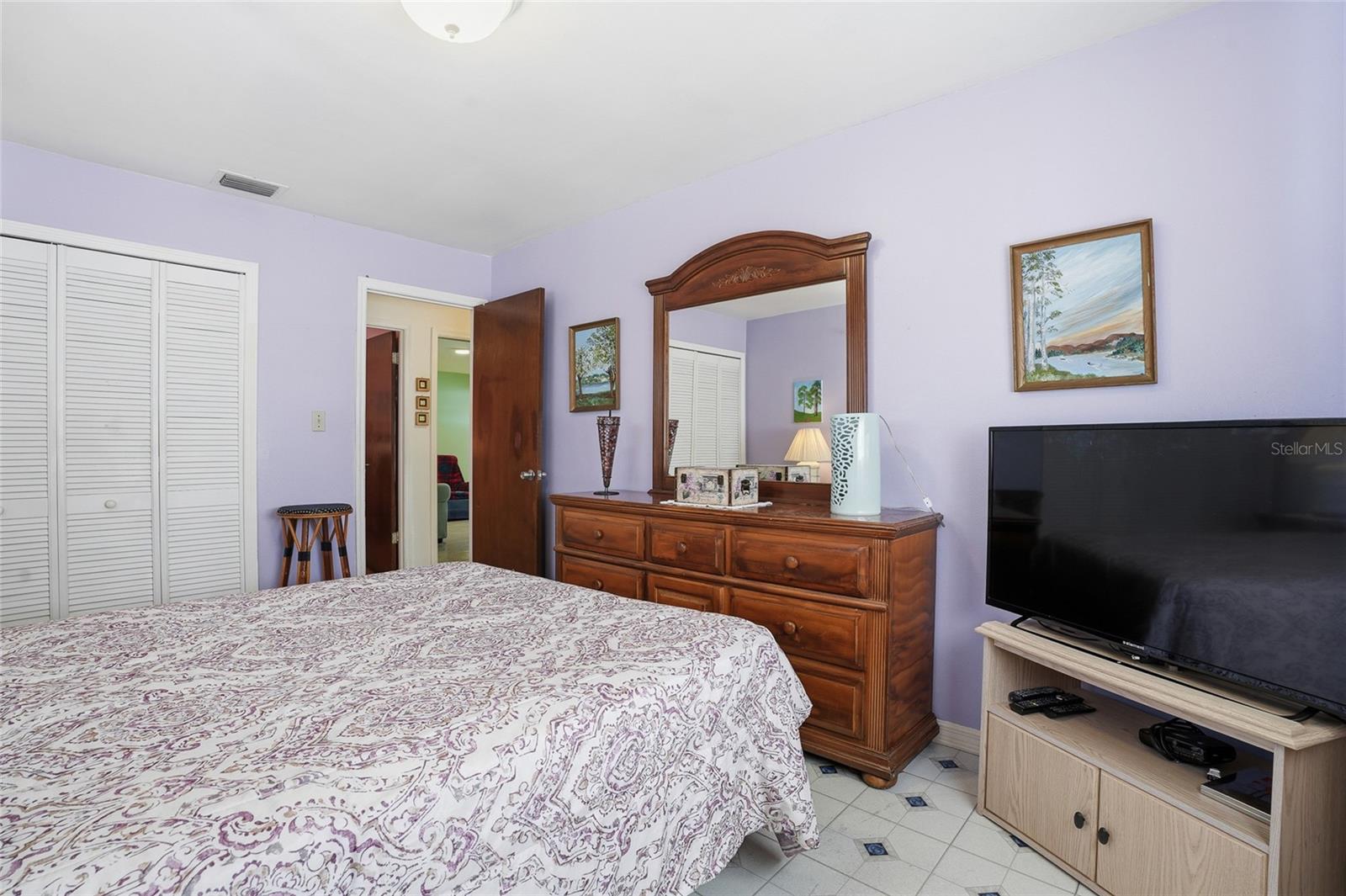 Image 35 of 48 For 7002 Crestlake Drive