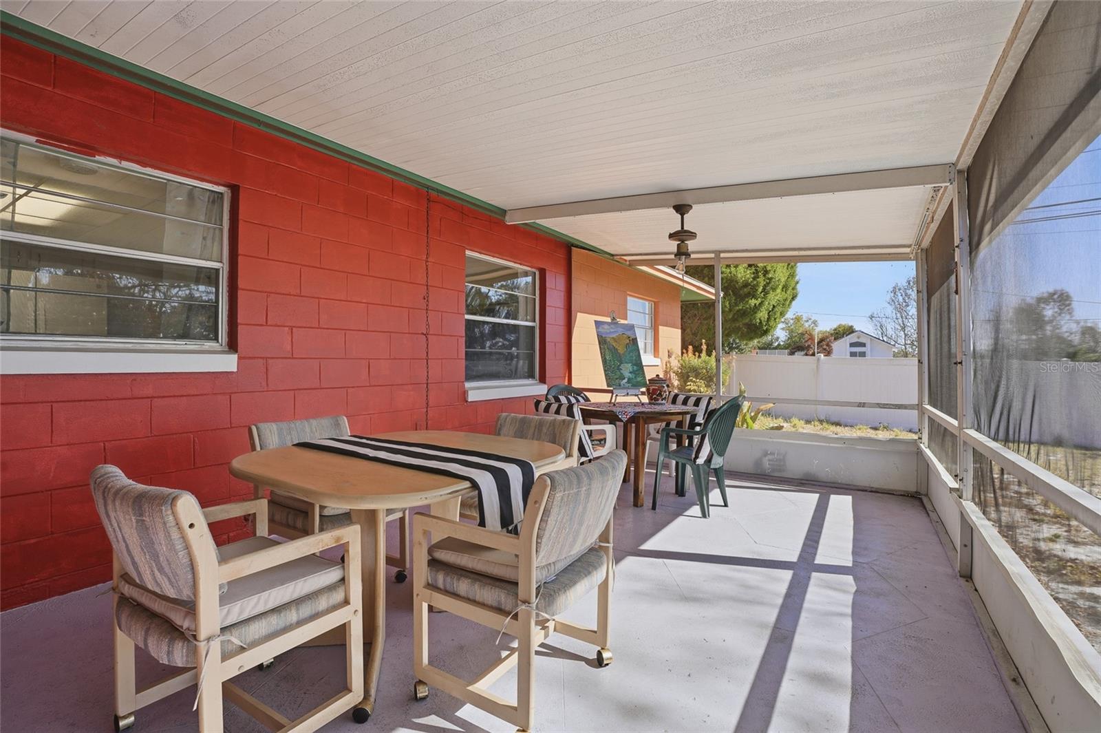 Image 42 of 48 For 7002 Crestlake Drive