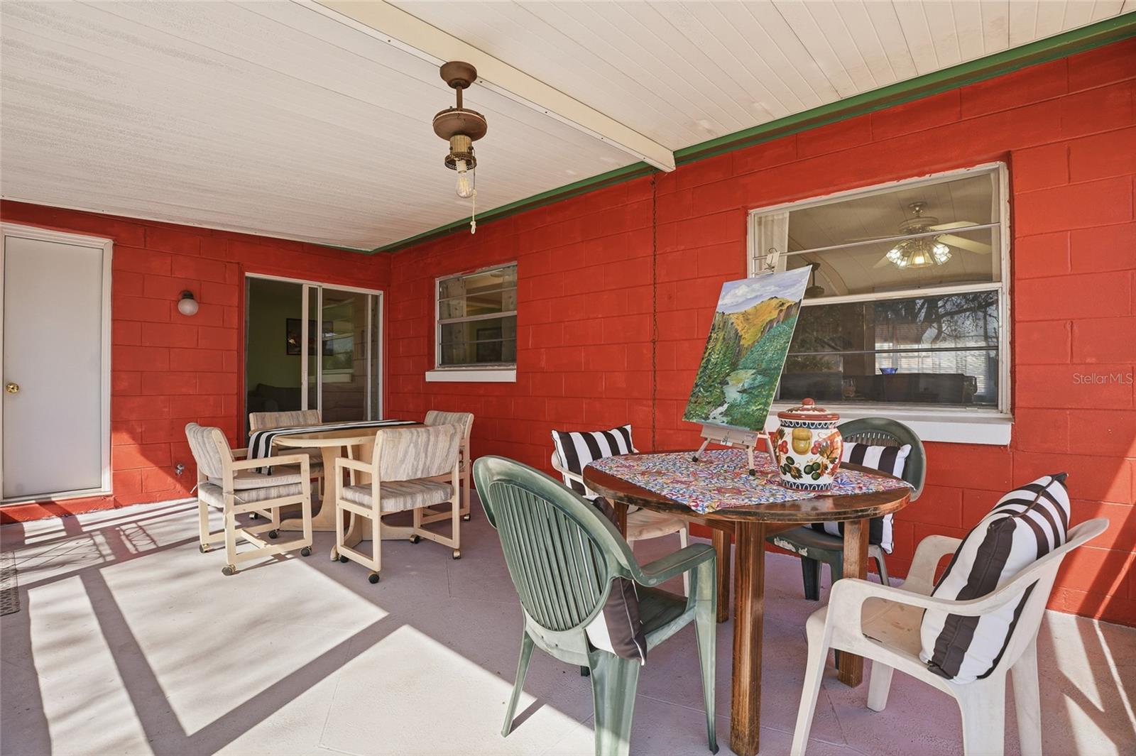 Image 43 of 48 For 7002 Crestlake Drive