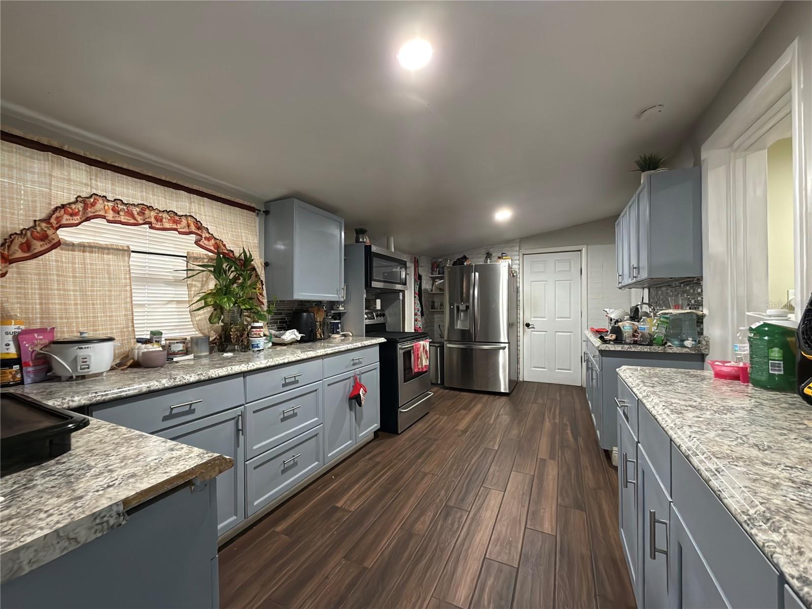 Image 11 of 36 For 2615 Beaumont Avenue