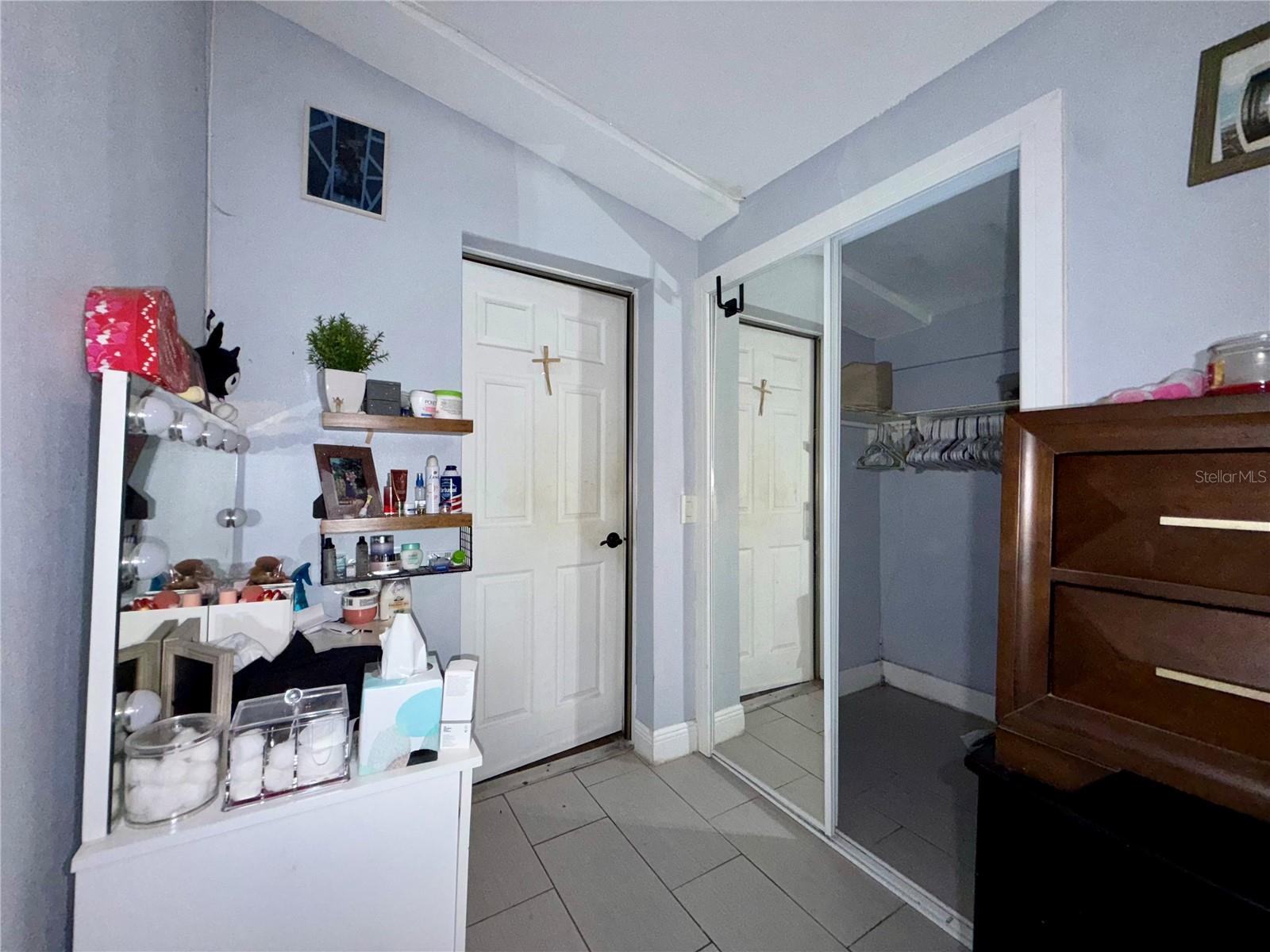 Image 12 of 36 For 2615 Beaumont Avenue