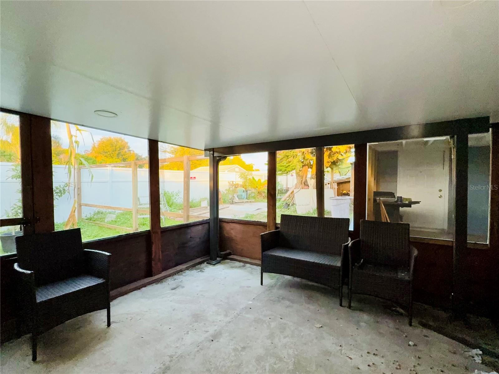 Image 19 of 36 For 2615 Beaumont Avenue