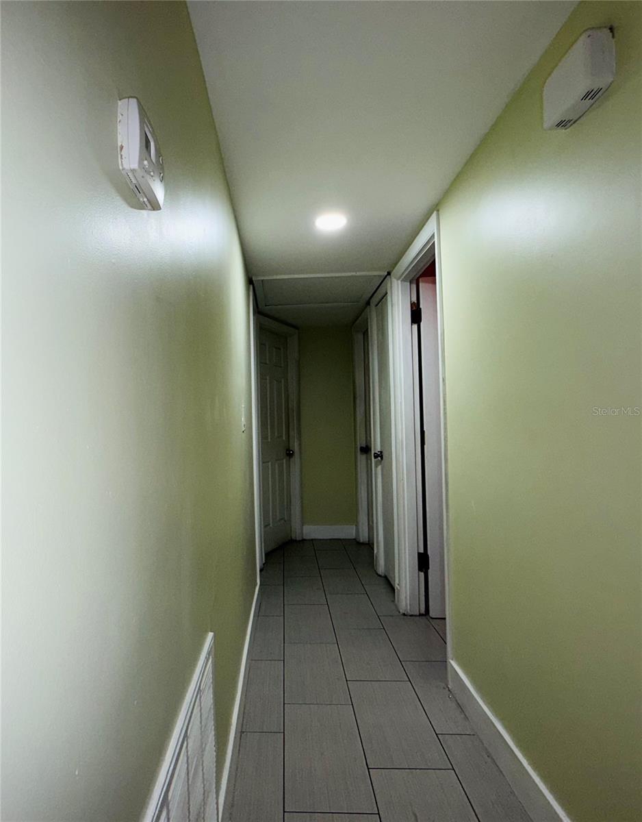 Image 25 of 36 For 2615 Beaumont Avenue