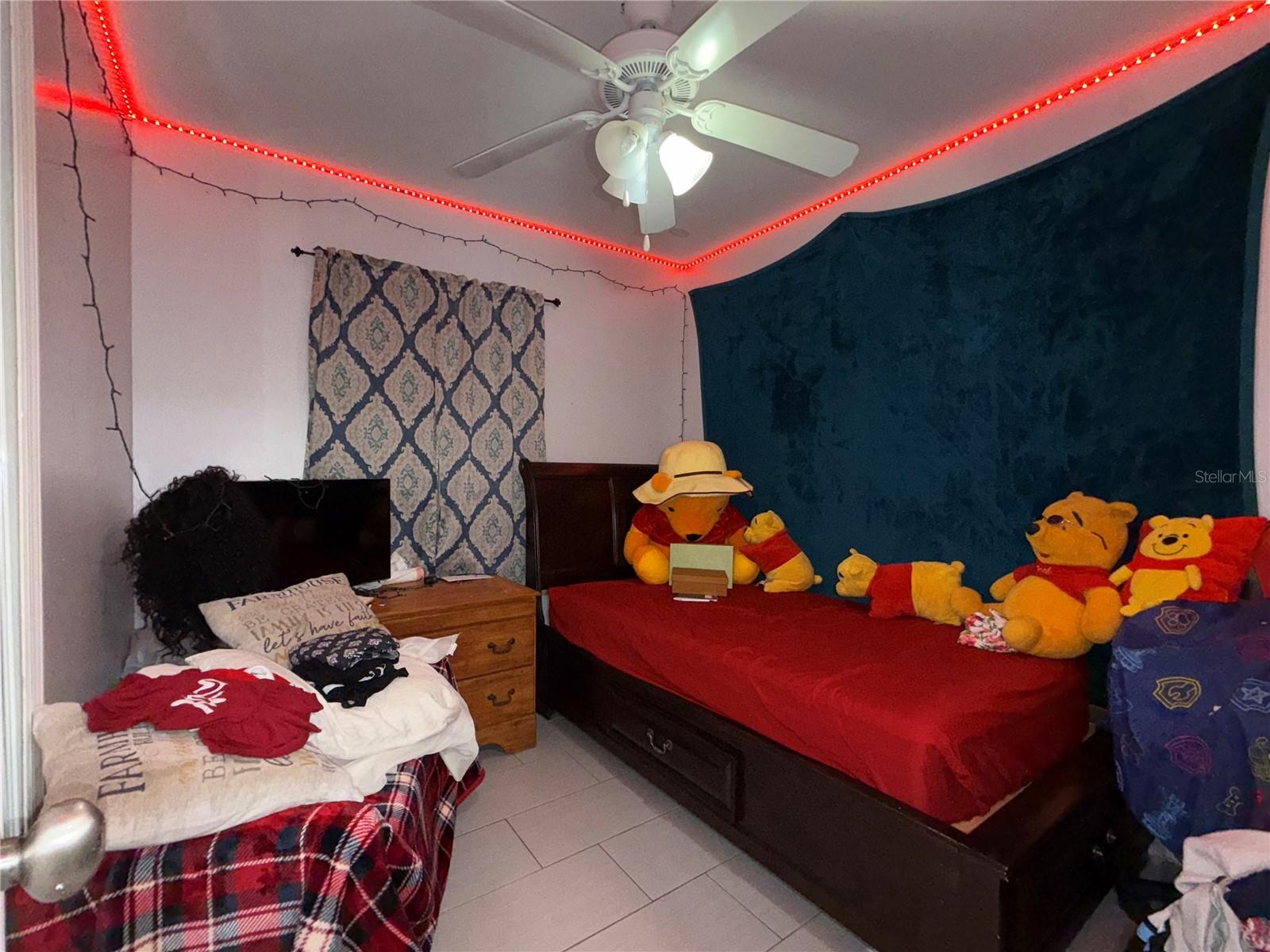 Image 26 of 36 For 2615 Beaumont Avenue