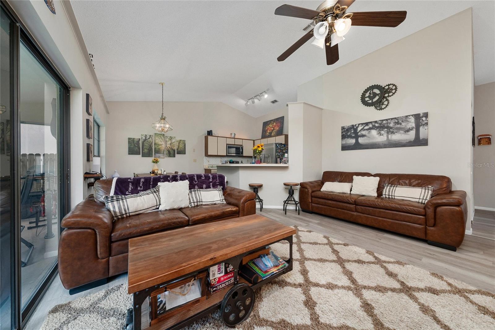 Image 4 of 20 For 2425 Pewter Court