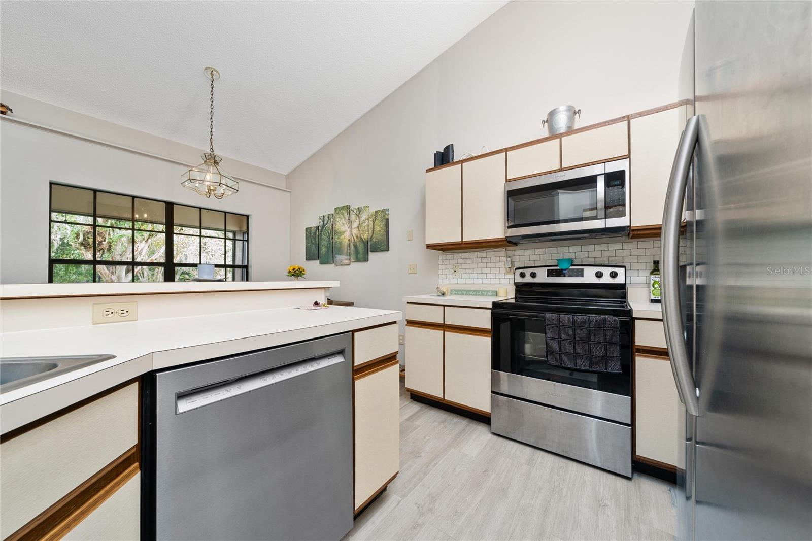 Image 8 of 20 For 2425 Pewter Court