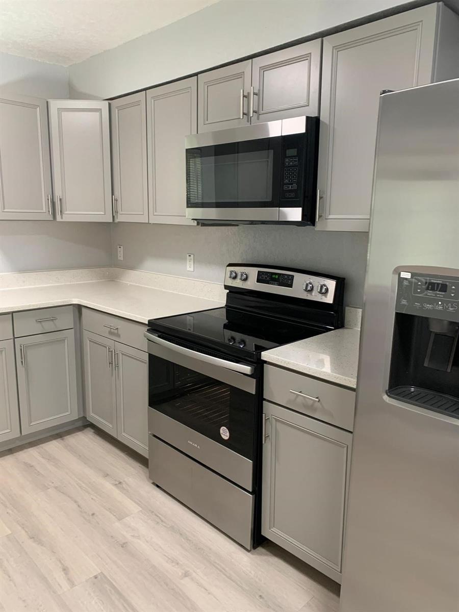 Image 6 of 14 For 5668 Chipola Circle