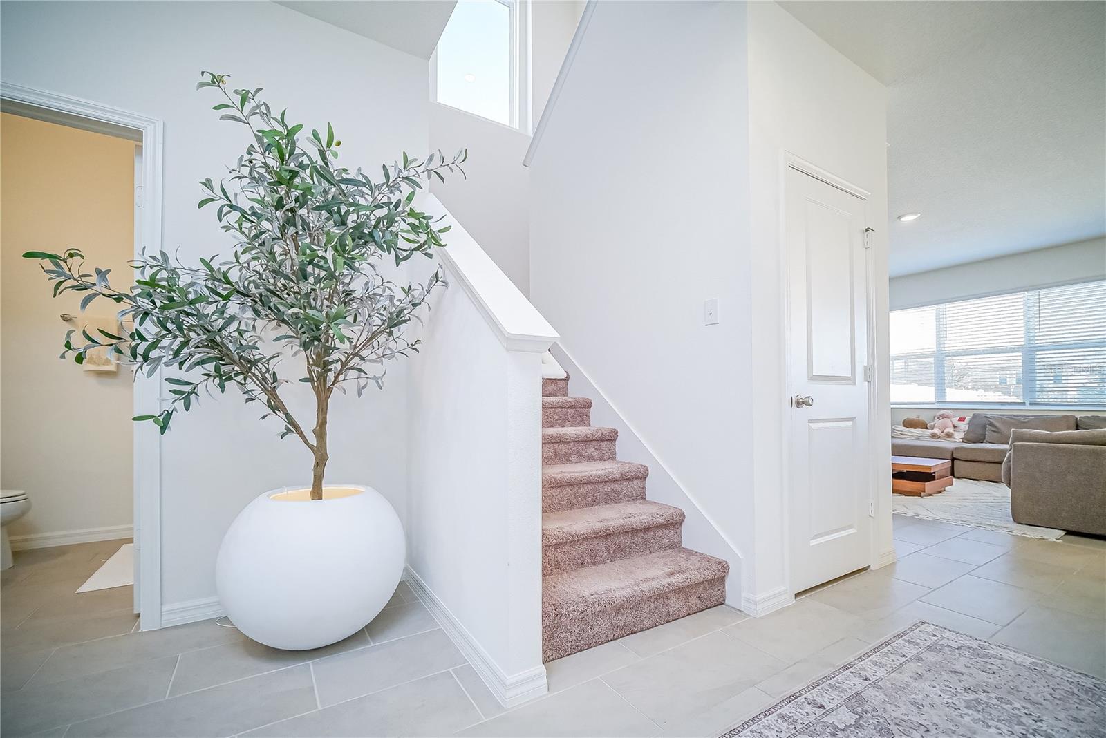 Image 11 of 31 For 895 Overpool Avenue