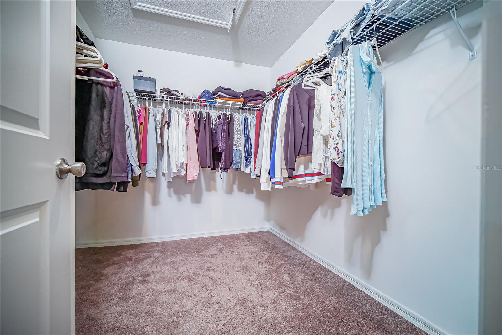 Image 14 of 31 For 895 Overpool Avenue