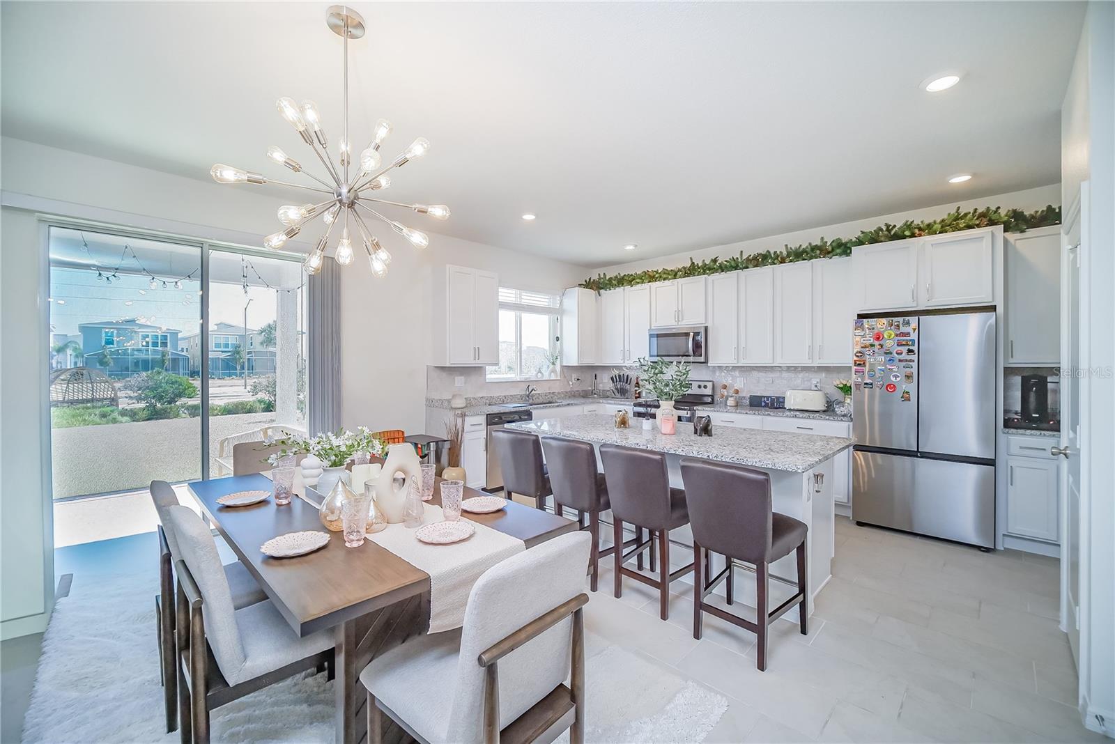 Image 7 of 31 For 895 Overpool Avenue