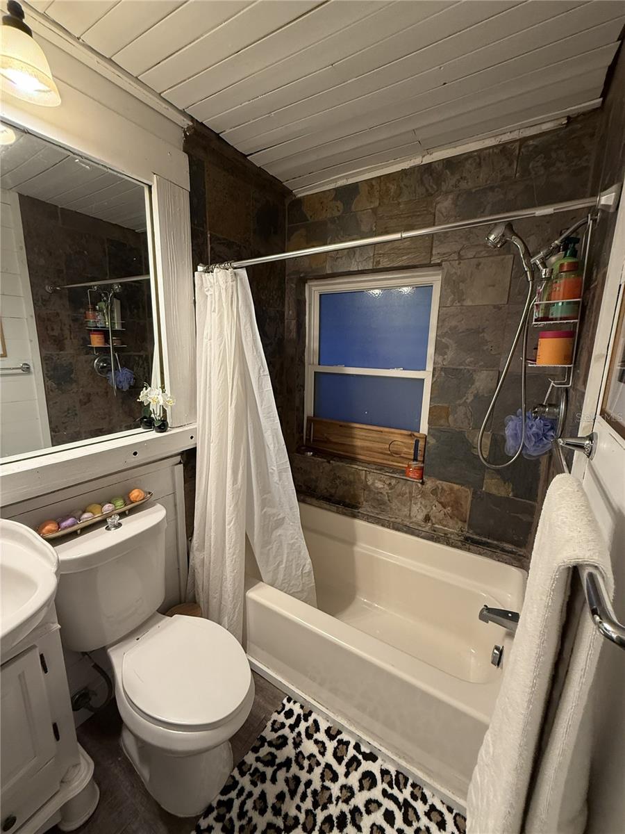 Image 25 of 36 For 110 Main Avenue