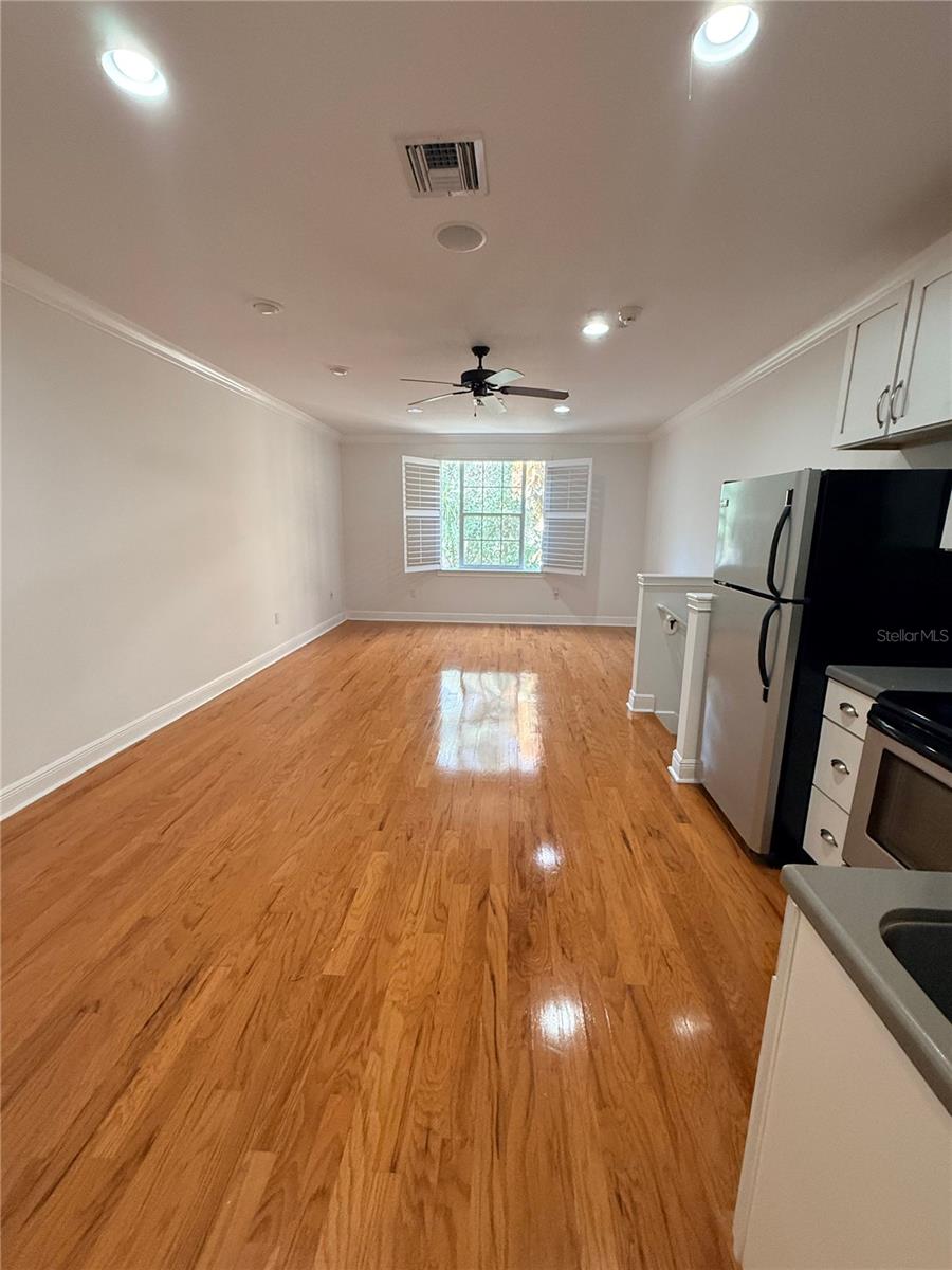 Image 4 of 8 For 901 Spring Park Loop B