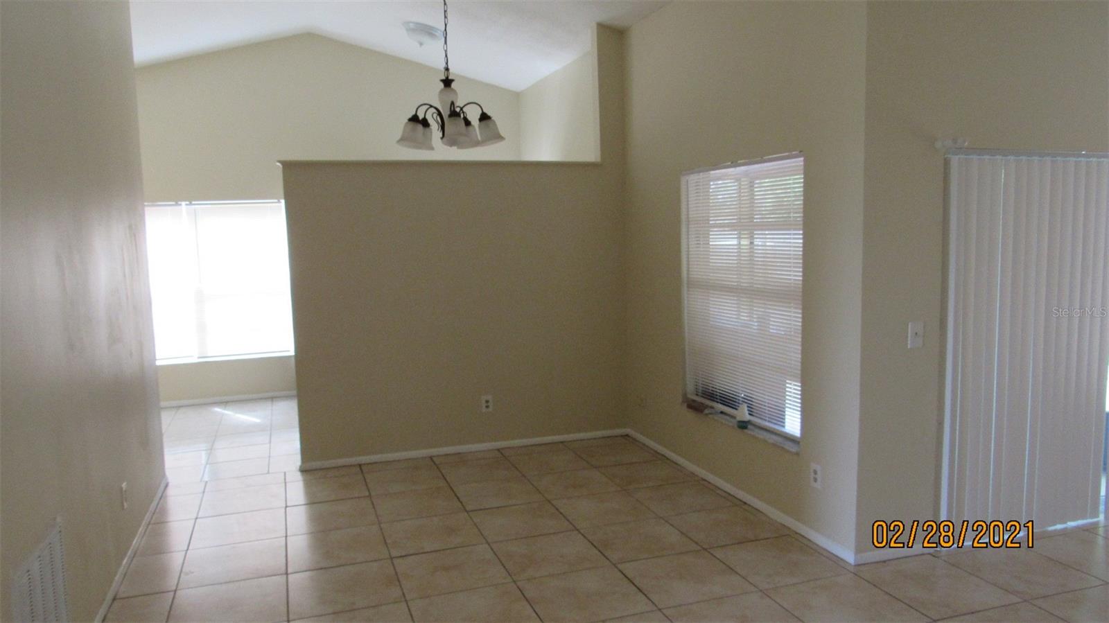 Image 4 of 15 For 2718 Dixie Lane