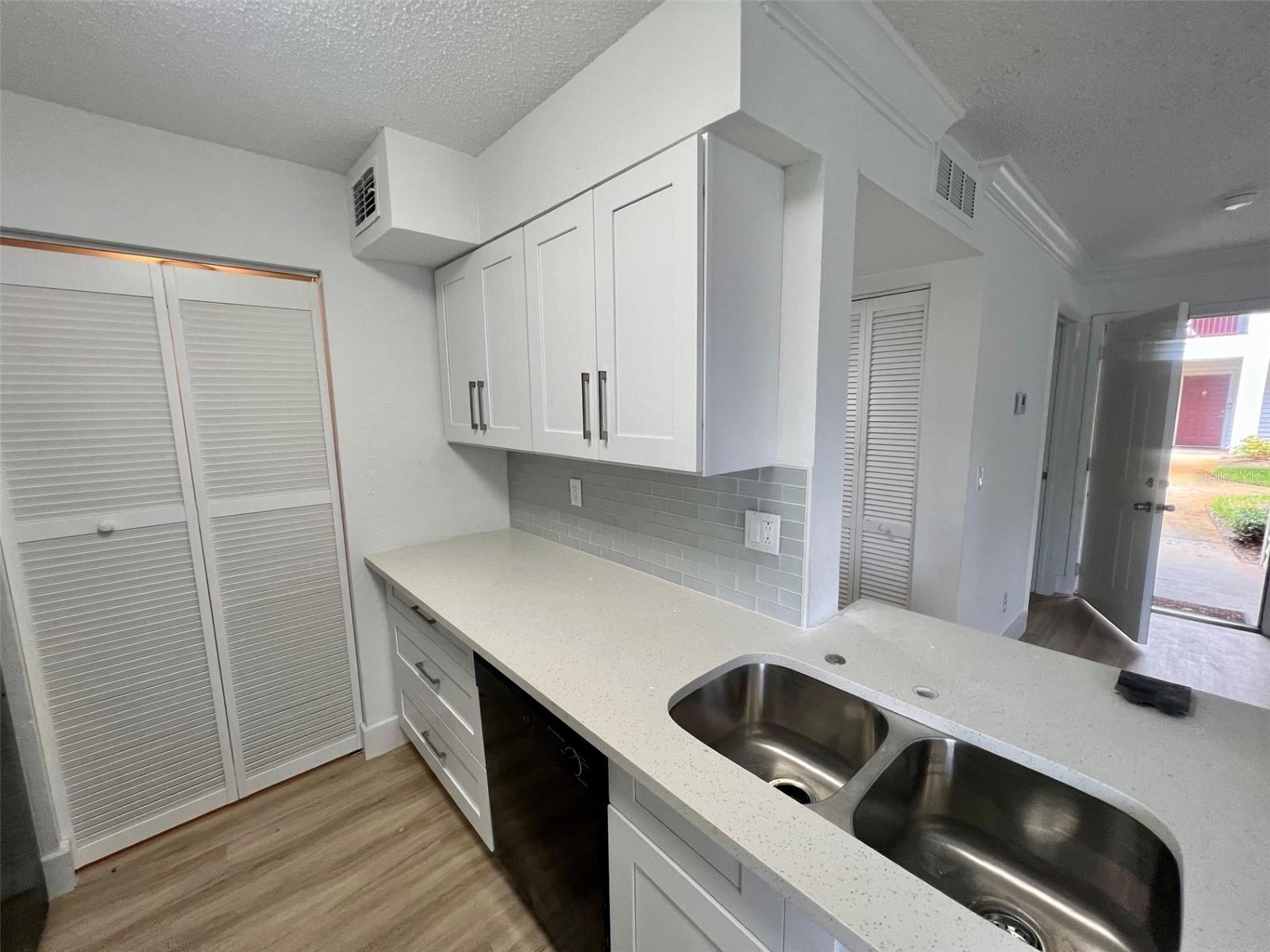 Image 13 of 19 For 11562 Westwood Boulevard 918