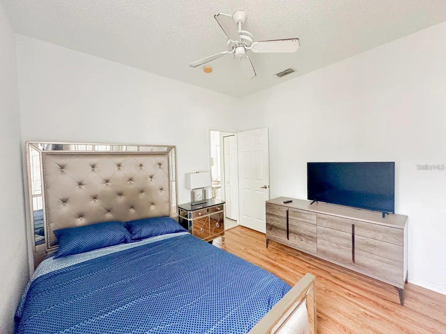 Image 17 of 28 For 344 Grosvenor Loop