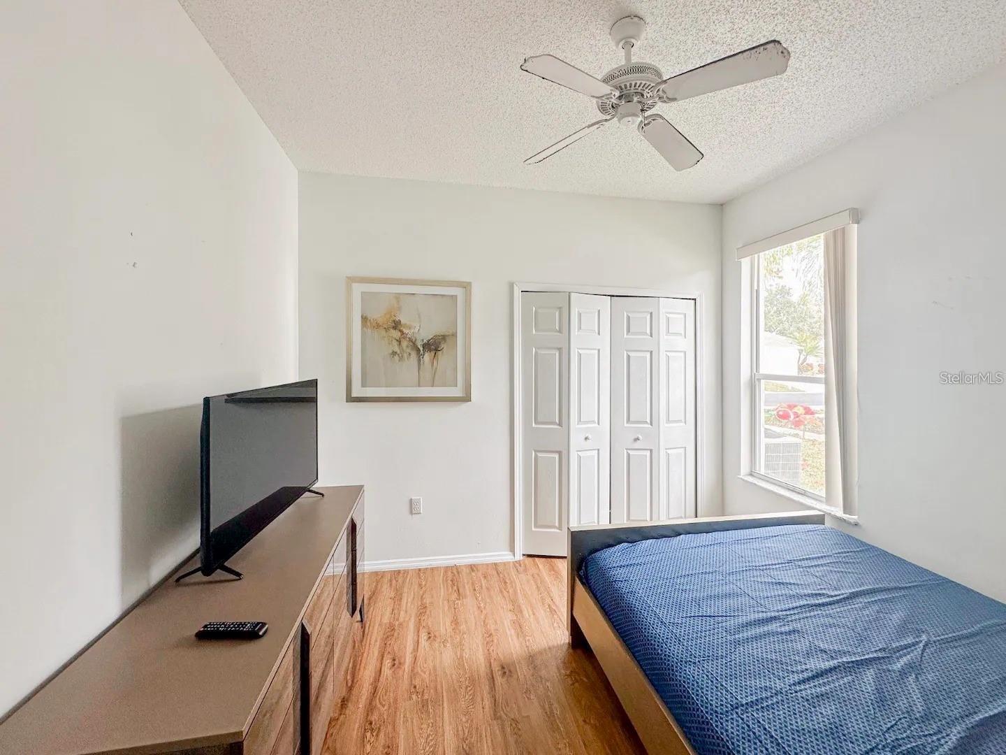 Image 20 of 28 For 344 Grosvenor Loop