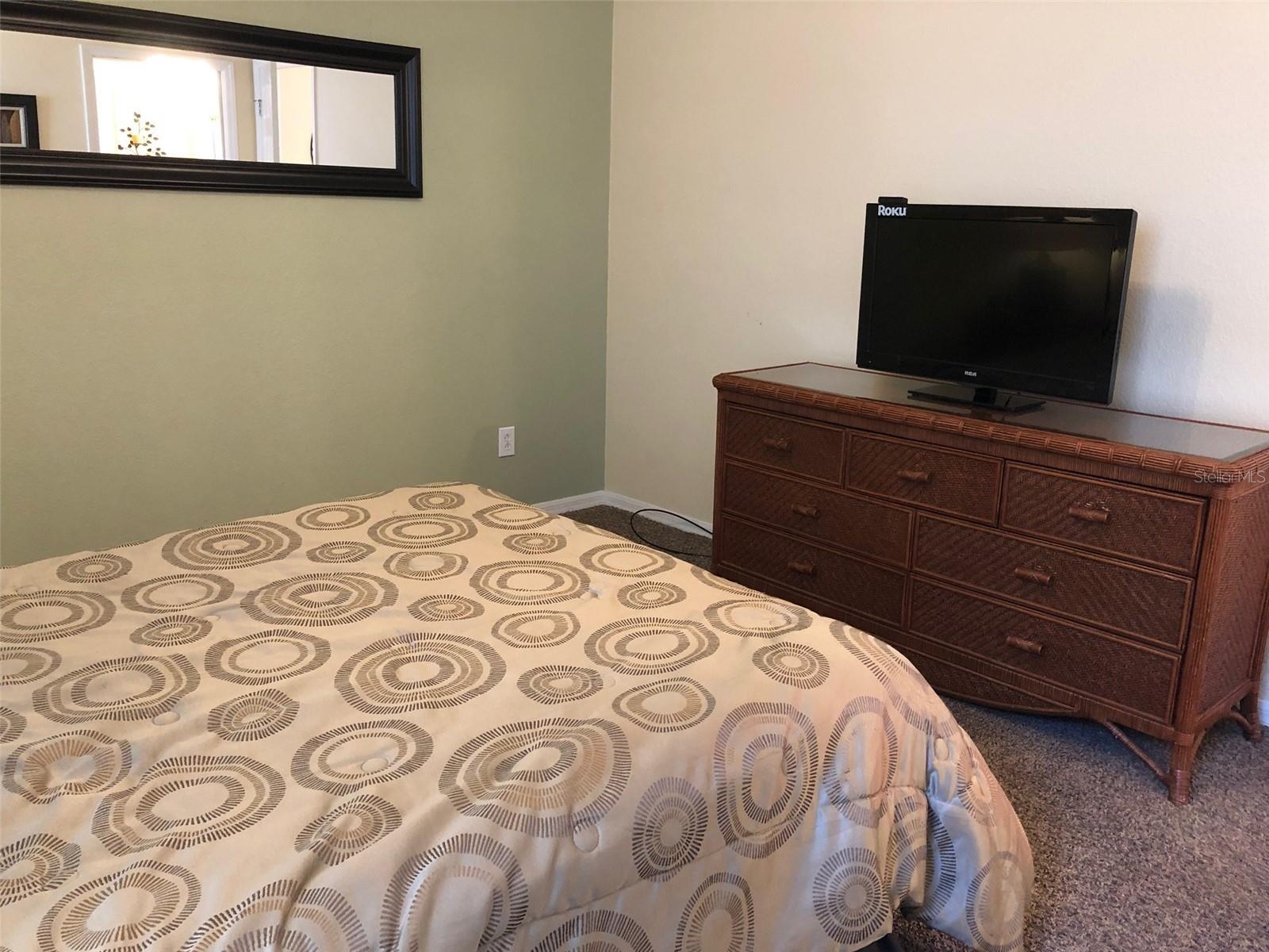 Image 17 of 25 For 655 Knollwood Drive