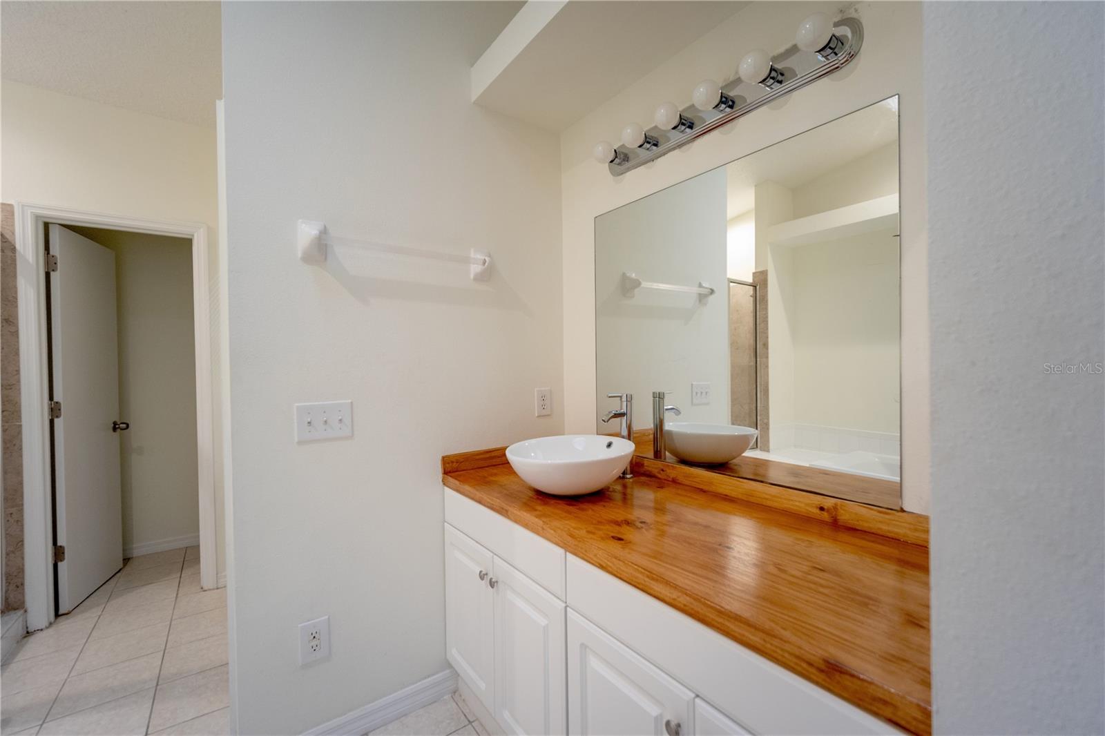 Image 9 of 19 For 821 Orchid Drive A