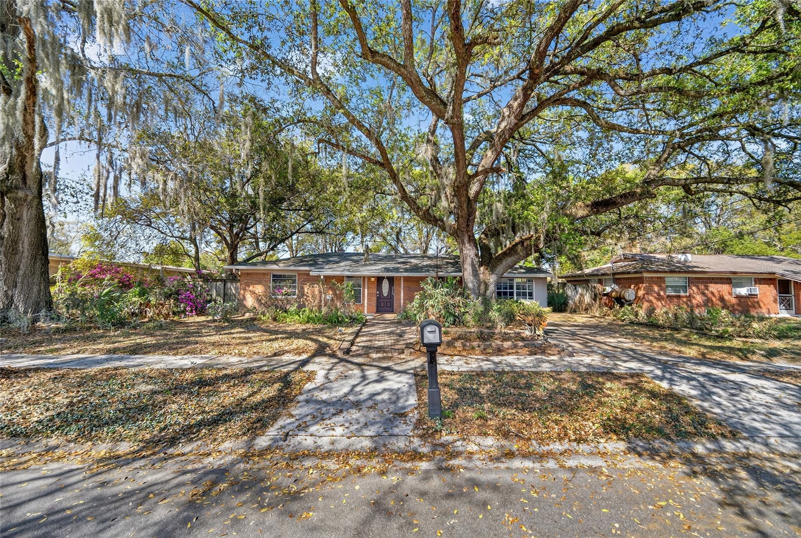 Image 11 of 49 For 518 Lavon Drive