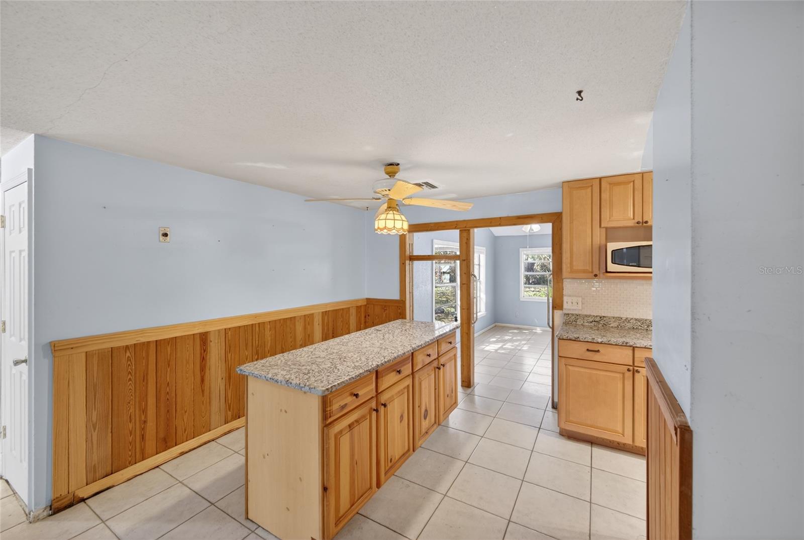 Image 17 of 49 For 518 Lavon Drive