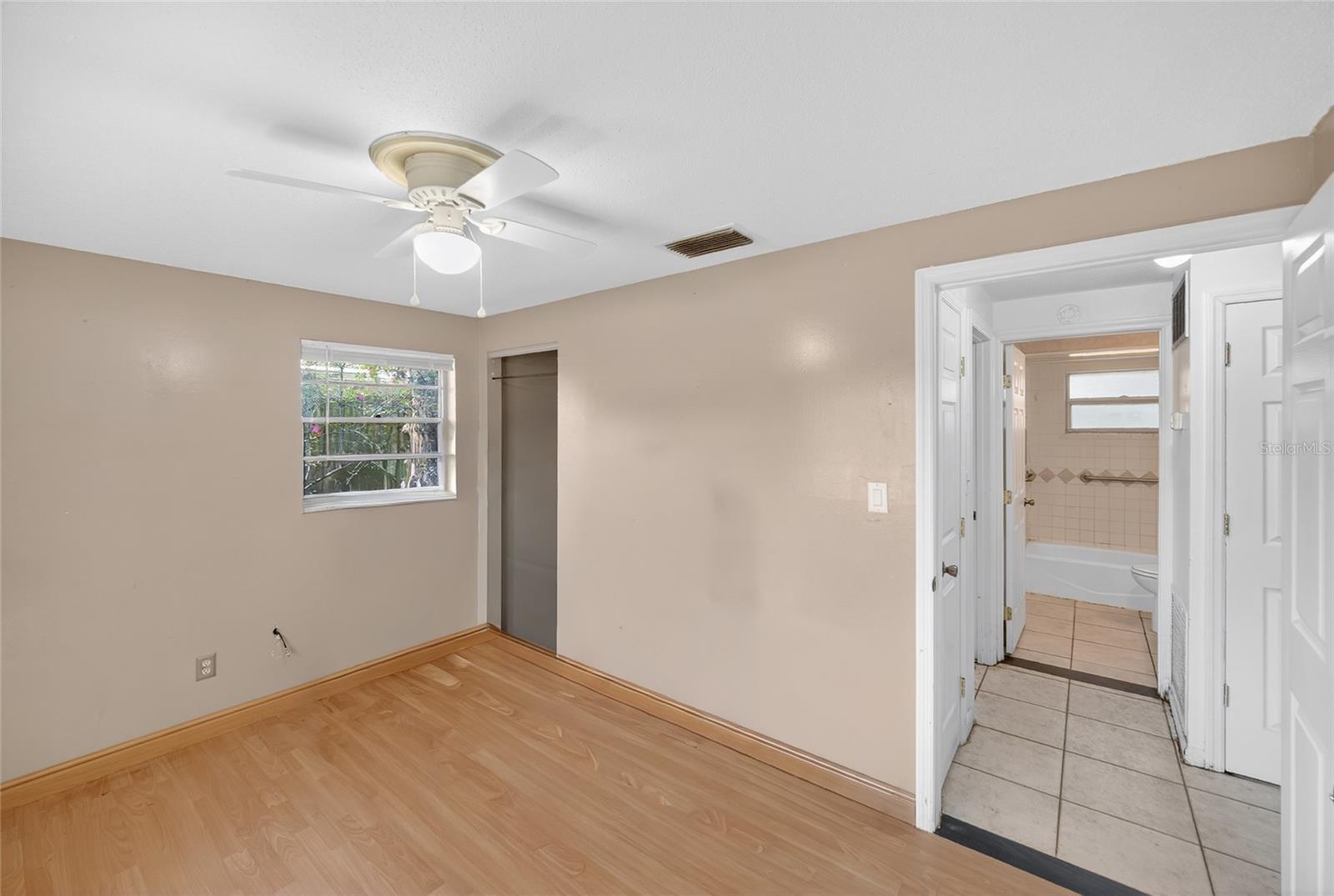 Image 22 of 49 For 518 Lavon Drive