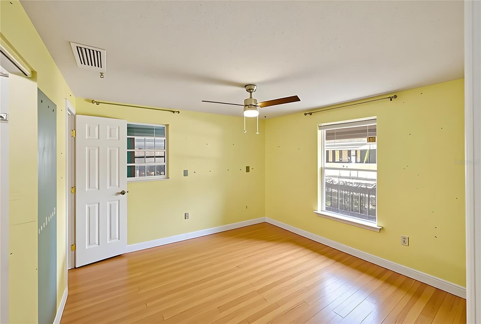 Image 23 of 49 For 518 Lavon Drive