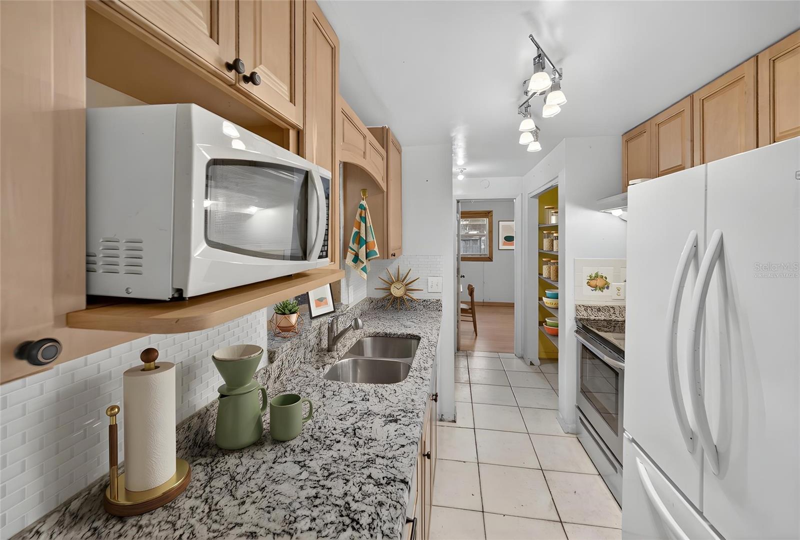 Image 8 of 49 For 518 Lavon Drive