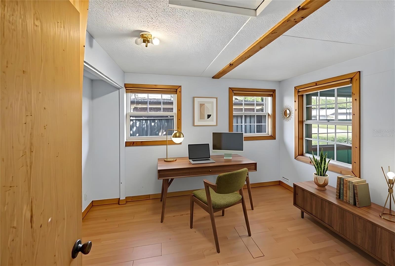 Image 9 of 49 For 518 Lavon Drive