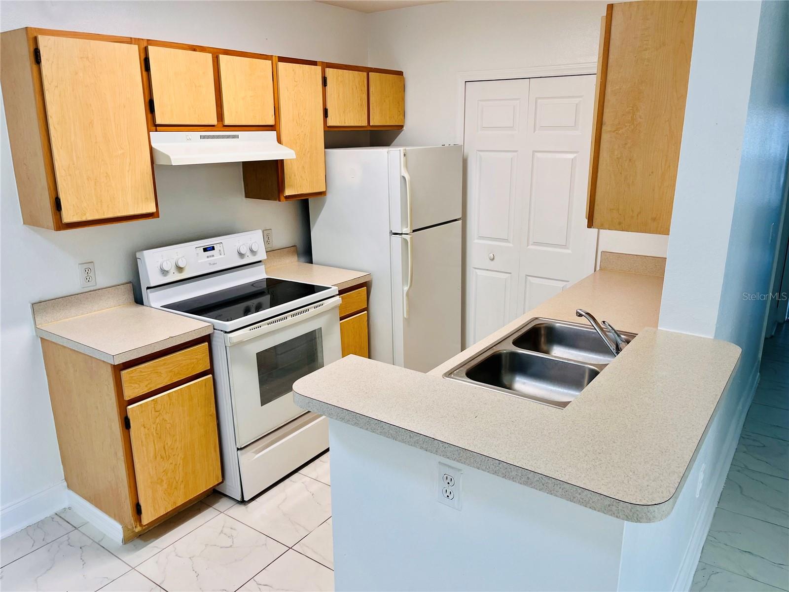 Image 4 of 22 For 6524 Swissco Drive 1012