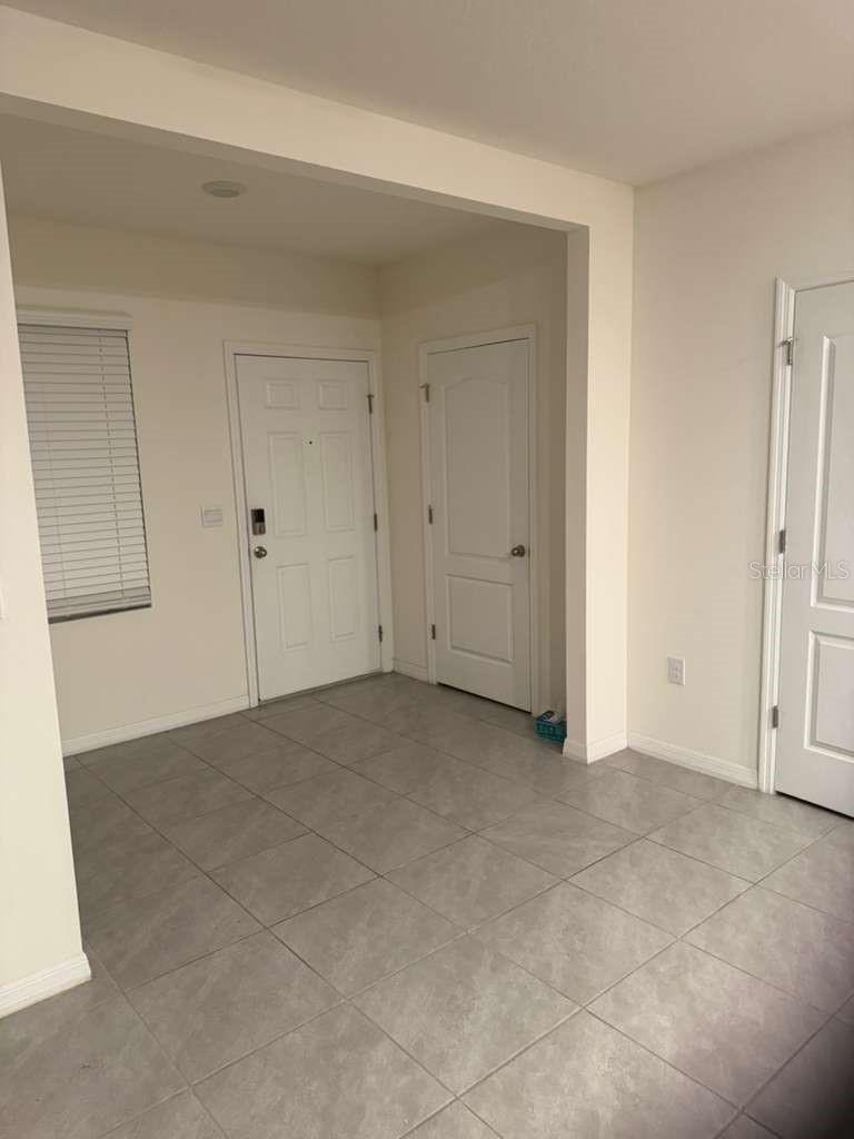 Image 3 of 4 For 6847 Botanic Boulevard