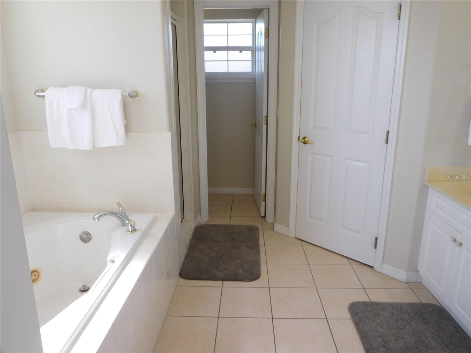 Image 25 of 47 For 422 Vista Drive