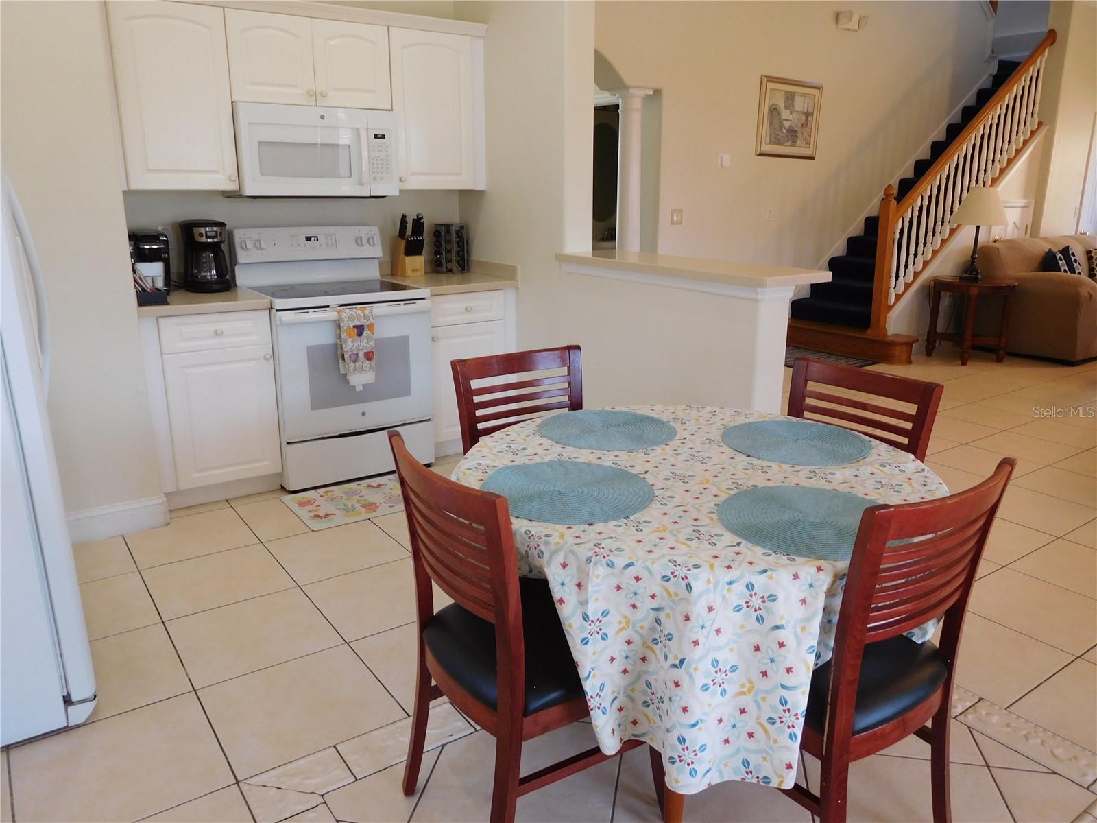 Image 8 of 47 For 422 Vista Drive