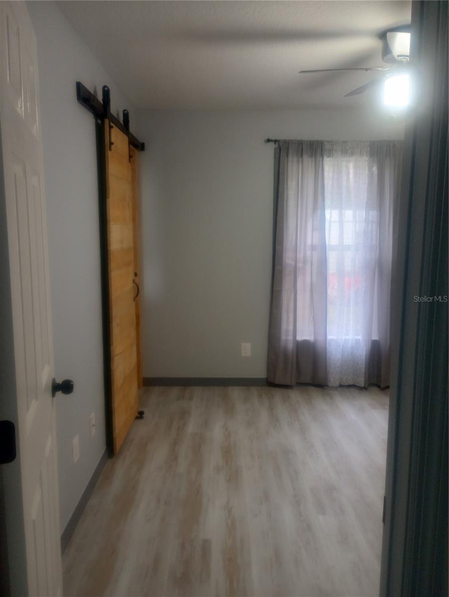 Image 17 of 31 For 12315 Margaret Terrace